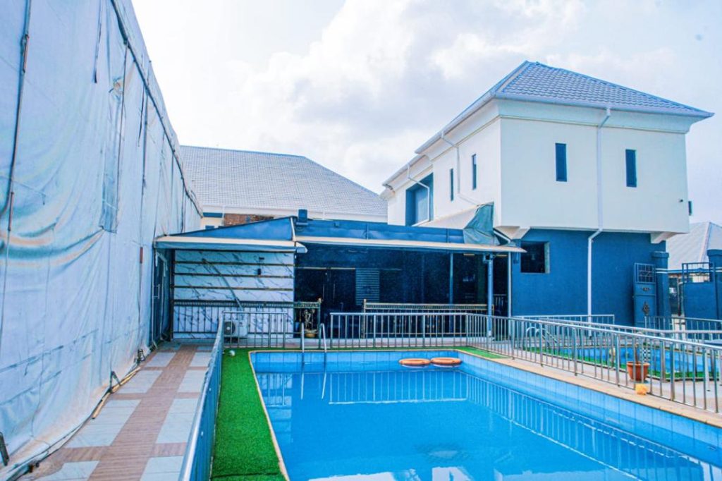 La Villa Swim Pool